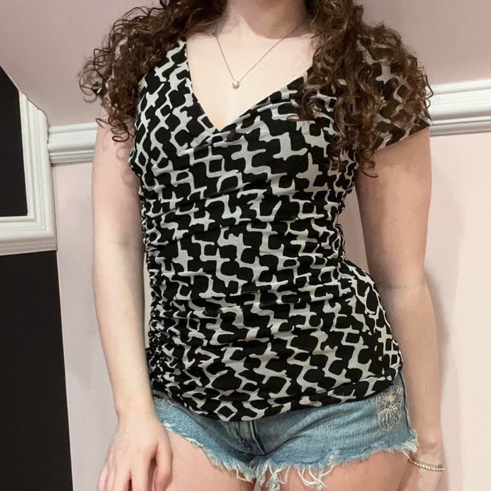 🧁y2k black and white abstract print ruched wrap top small